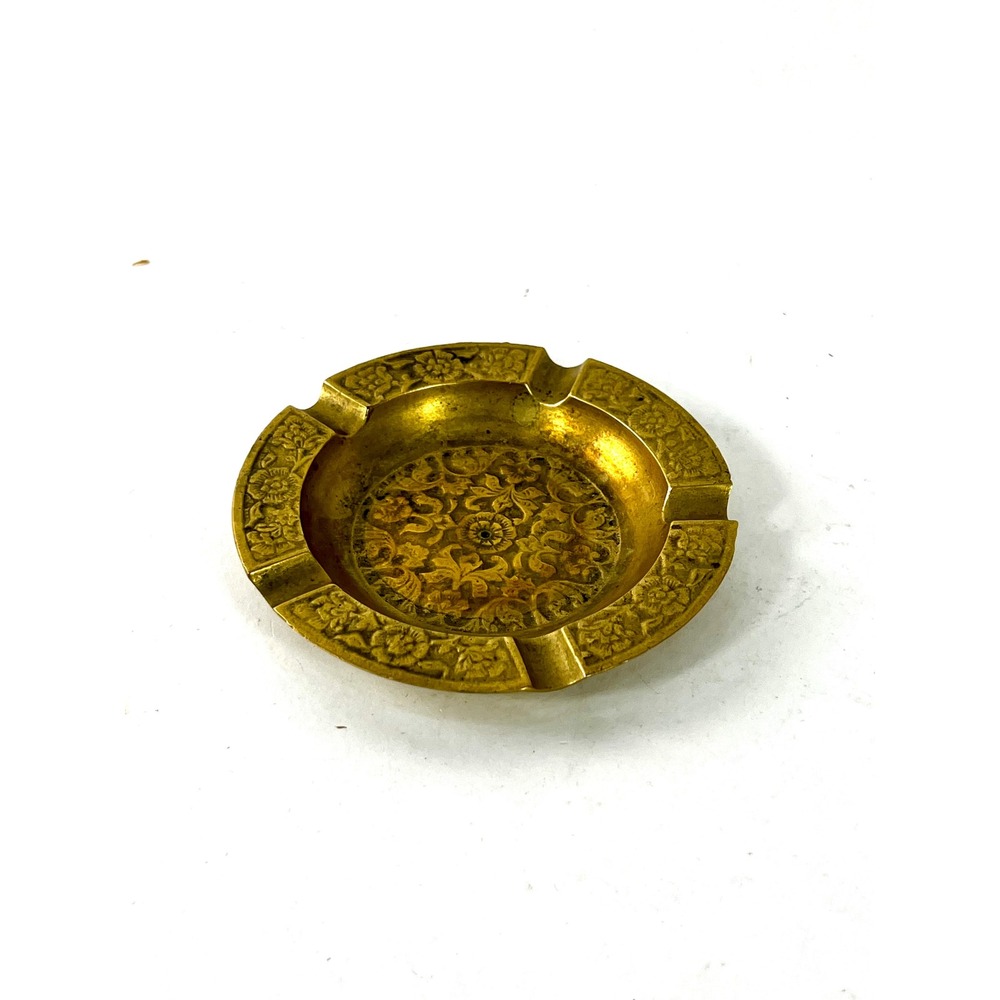 Vintage Ornate Embossed Brass Floral Ashtray Round Gold Tone Trinket Dish 4 Inch - Picture 2 of 9